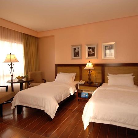 แพลนตา เซ็นโทร บาโคลอด โฮเต็ล แอนด์ เรสซิเดนซ์ Hotel ภายนอก รูปภาพ
