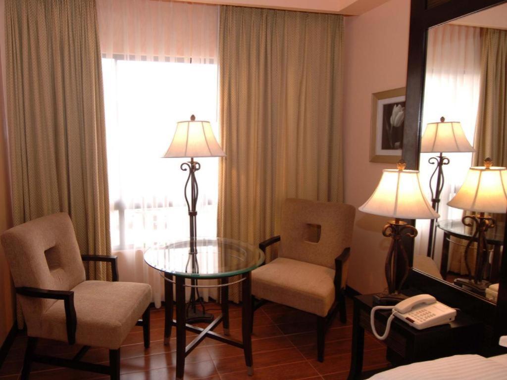 แพลนตา เซ็นโทร บาโคลอด โฮเต็ล แอนด์ เรสซิเดนซ์ Hotel ภายนอก รูปภาพ