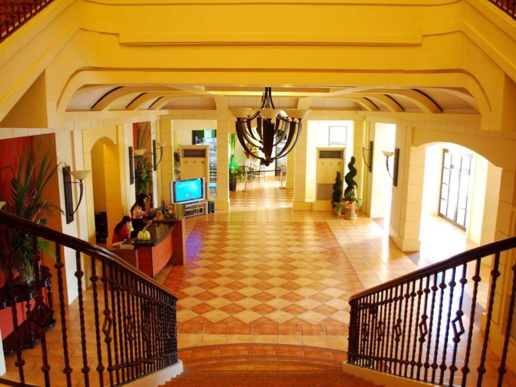 แพลนตา เซ็นโทร บาโคลอด โฮเต็ล แอนด์ เรสซิเดนซ์ Hotel ภายนอก รูปภาพ