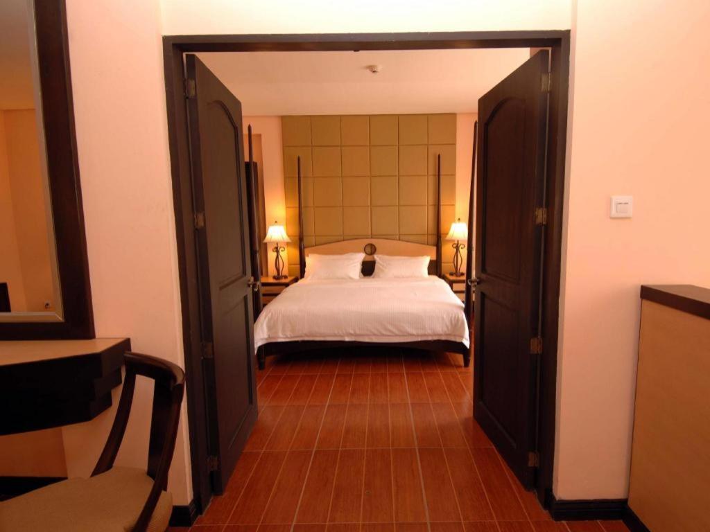 แพลนตา เซ็นโทร บาโคลอด โฮเต็ล แอนด์ เรสซิเดนซ์ Hotel ภายนอก รูปภาพ