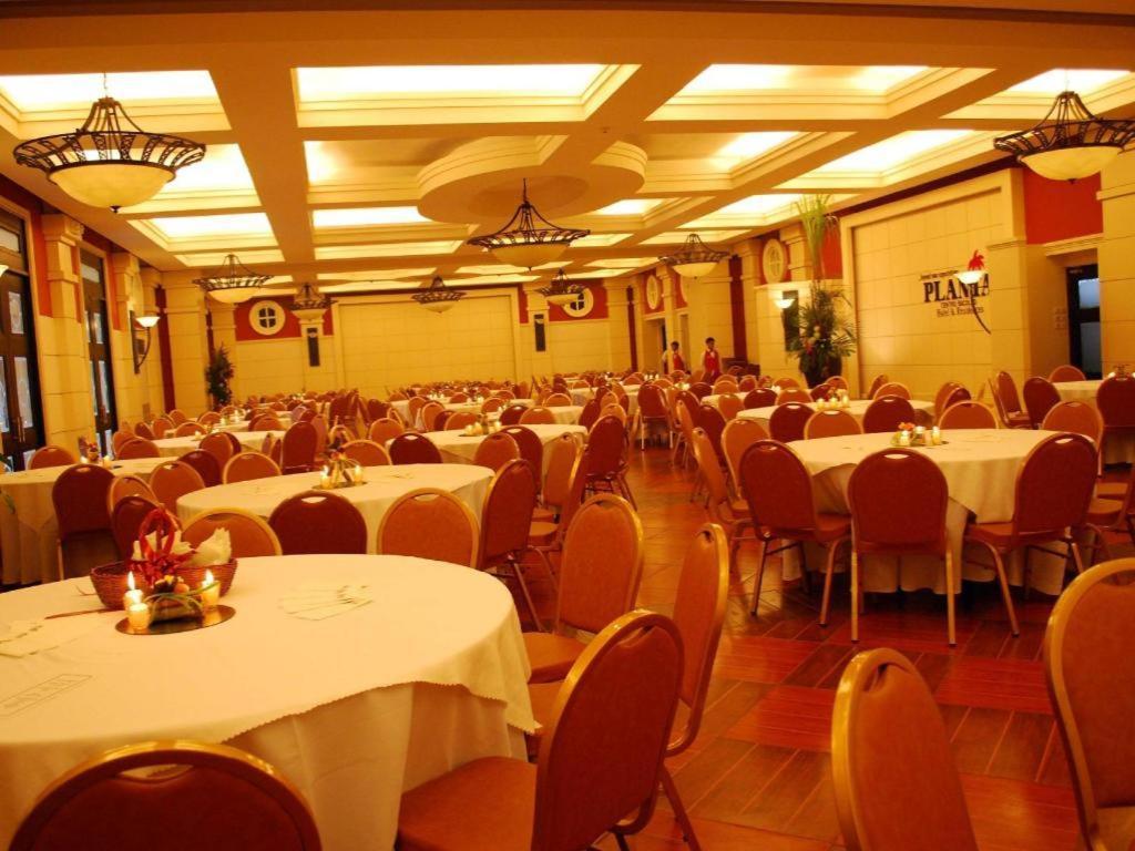 แพลนตา เซ็นโทร บาโคลอด โฮเต็ล แอนด์ เรสซิเดนซ์ Hotel ภายนอก รูปภาพ