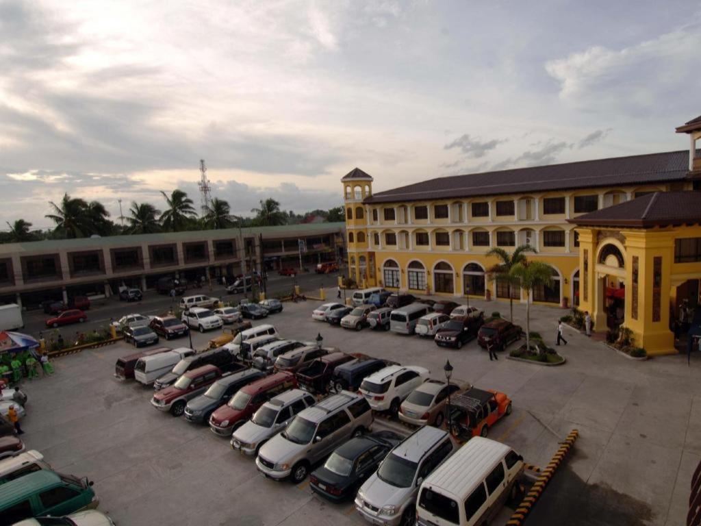 แพลนตา เซ็นโทร บาโคลอด โฮเต็ล แอนด์ เรสซิเดนซ์ Hotel ภายนอก รูปภาพ