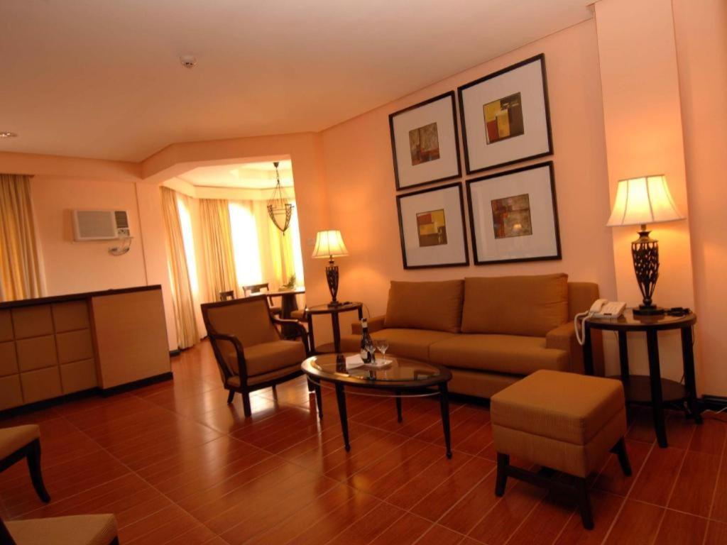 แพลนตา เซ็นโทร บาโคลอด โฮเต็ล แอนด์ เรสซิเดนซ์ Hotel ภายนอก รูปภาพ