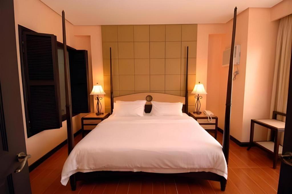 แพลนตา เซ็นโทร บาโคลอด โฮเต็ล แอนด์ เรสซิเดนซ์ Hotel ภายนอก รูปภาพ