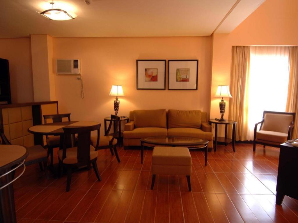 แพลนตา เซ็นโทร บาโคลอด โฮเต็ล แอนด์ เรสซิเดนซ์ Hotel ภายนอก รูปภาพ