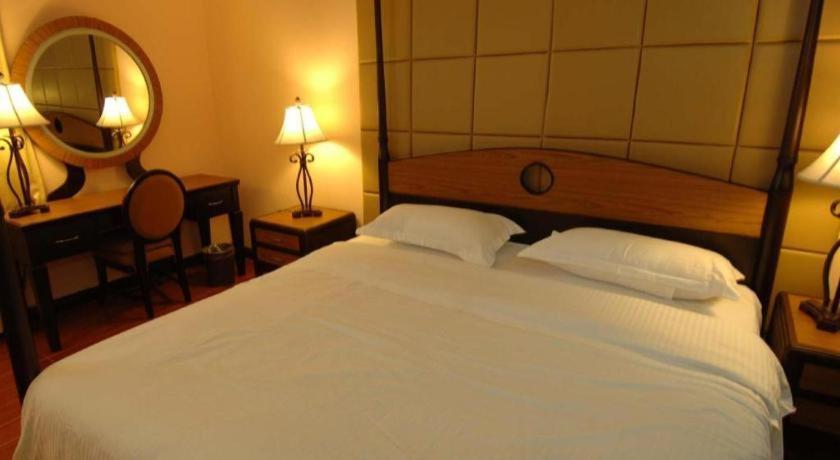 แพลนตา เซ็นโทร บาโคลอด โฮเต็ล แอนด์ เรสซิเดนซ์ Hotel ภายนอก รูปภาพ