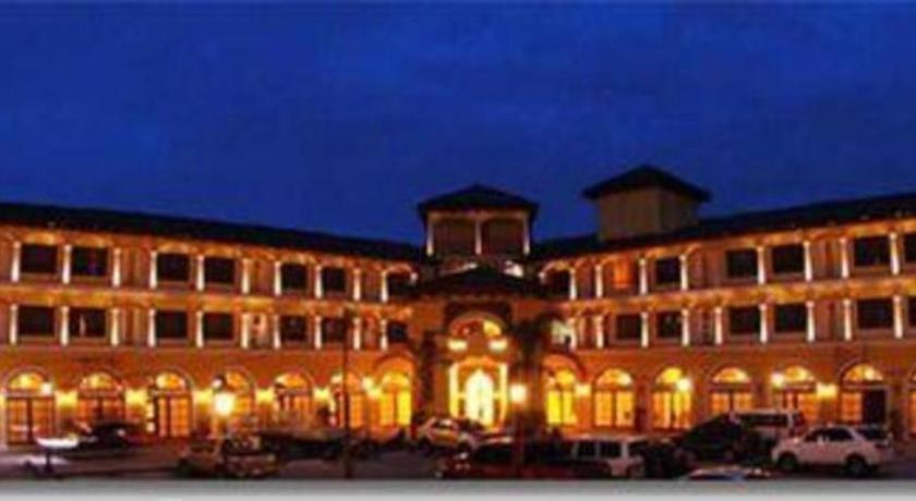 แพลนตา เซ็นโทร บาโคลอด โฮเต็ล แอนด์ เรสซิเดนซ์ Hotel ภายนอก รูปภาพ