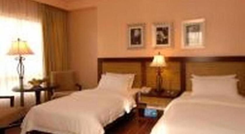 แพลนตา เซ็นโทร บาโคลอด โฮเต็ล แอนด์ เรสซิเดนซ์ Hotel ภายนอก รูปภาพ