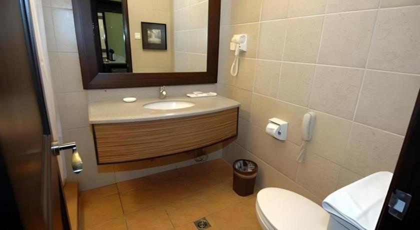 แพลนตา เซ็นโทร บาโคลอด โฮเต็ล แอนด์ เรสซิเดนซ์ Hotel ภายนอก รูปภาพ