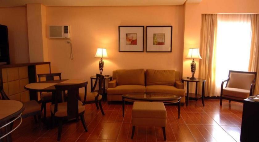 แพลนตา เซ็นโทร บาโคลอด โฮเต็ล แอนด์ เรสซิเดนซ์ Hotel ภายนอก รูปภาพ