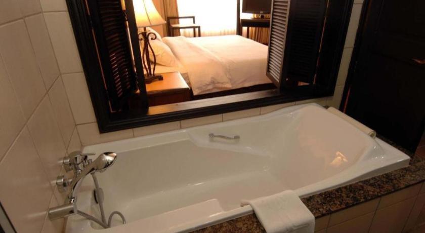 แพลนตา เซ็นโทร บาโคลอด โฮเต็ล แอนด์ เรสซิเดนซ์ Hotel ภายนอก รูปภาพ
